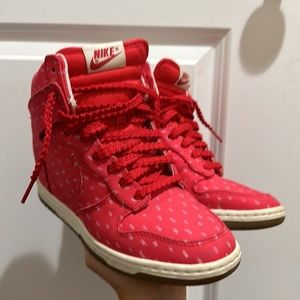 Nike Dunk Sky High Hyper Red